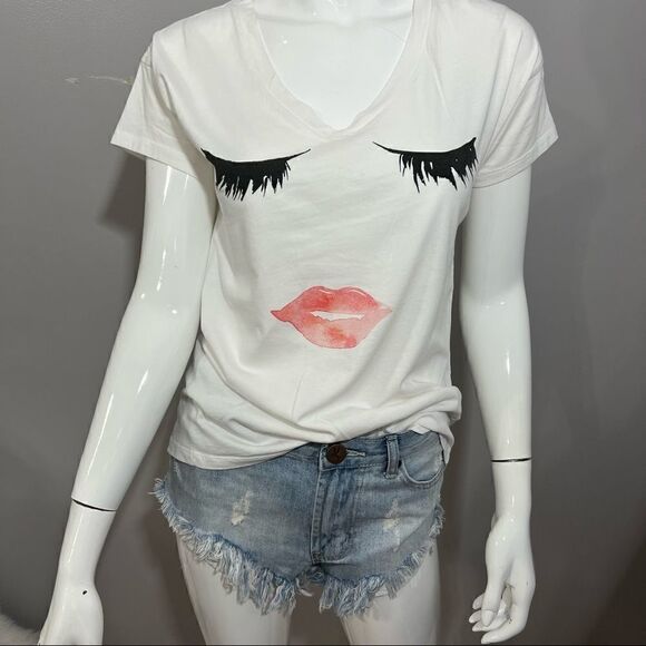 G Supply V-neck, Hi-Low cotton‎ tee with eyelashes and lips - S - Picture 8 of 12